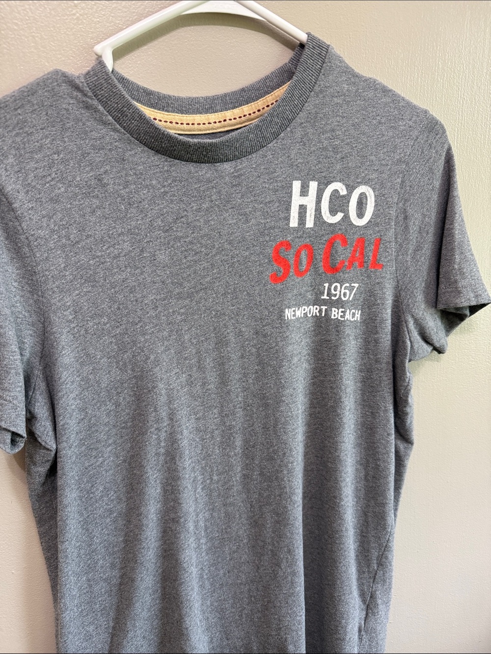 CO Grey Short-Sleeve 'So Cal' Graphic Tee with Red and White Accents